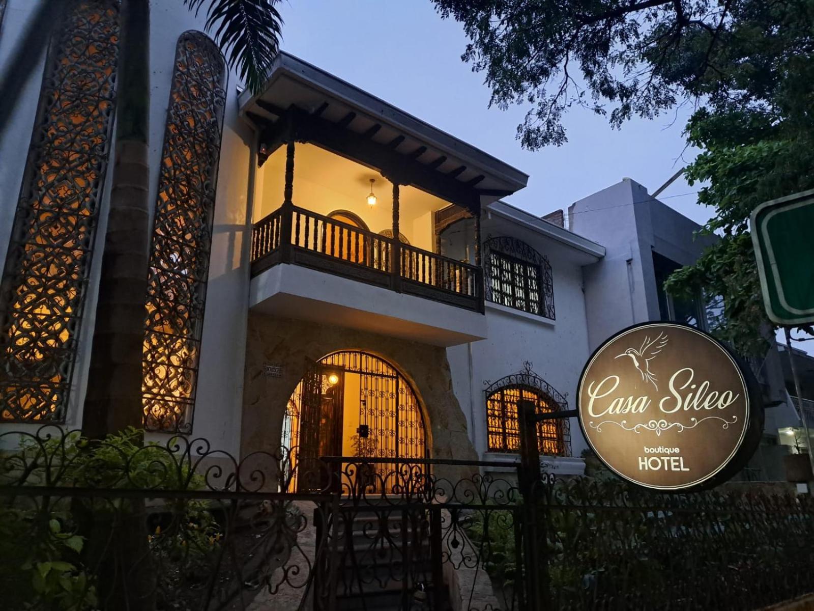 Casa Sileo - Boutique Hotel Кали Екстериор снимка
