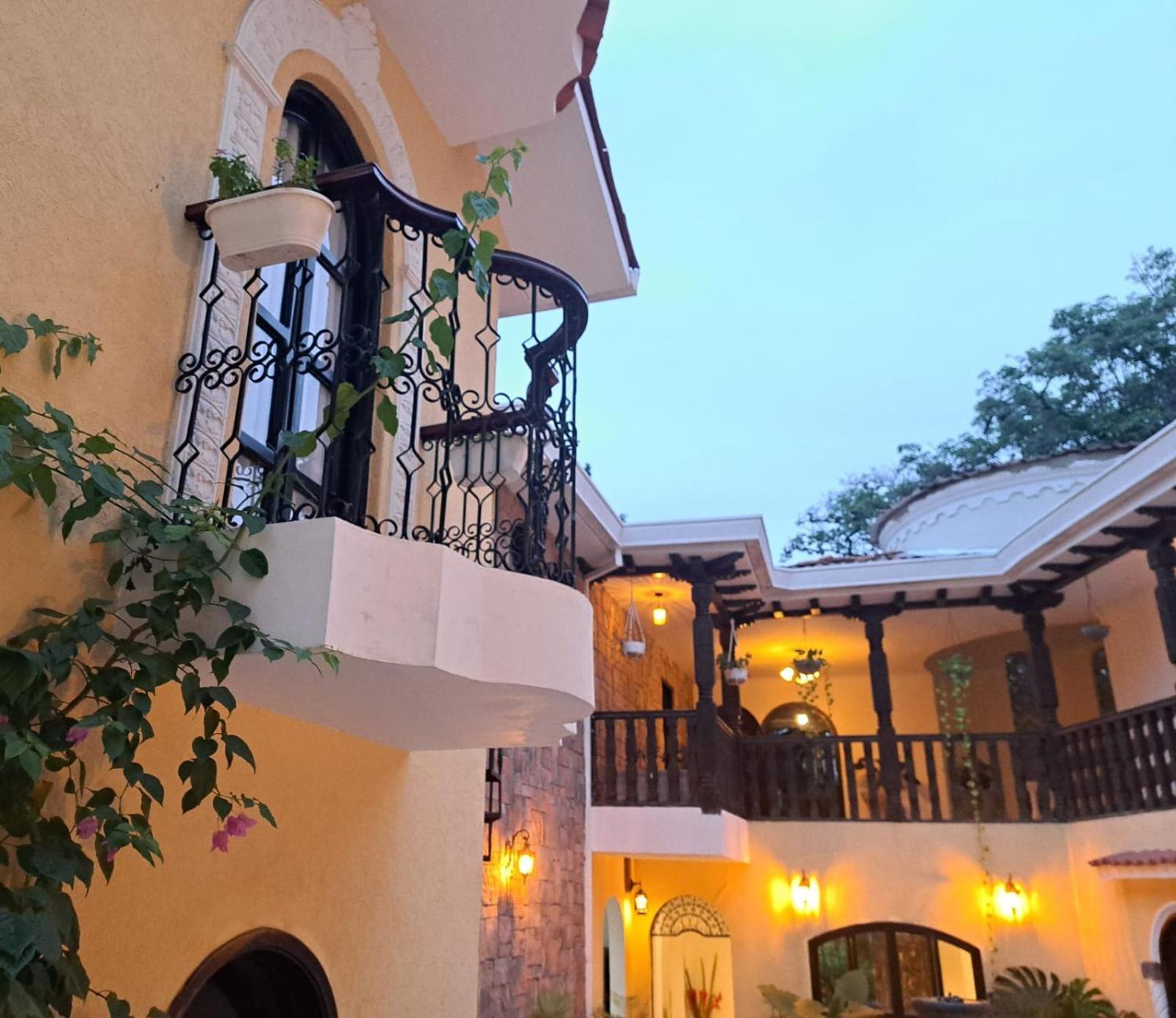 Casa Sileo - Boutique Hotel Кали Екстериор снимка